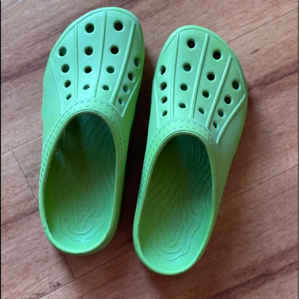 L.L.Bean Coastal/Garden Clogs
